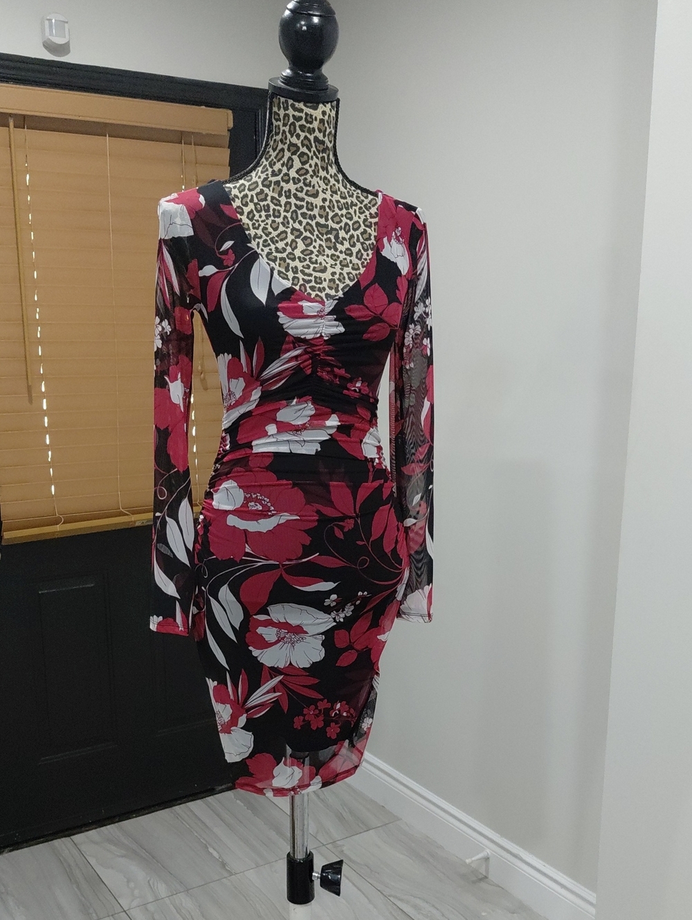Guess Floral Long Sleeve Ruched V-Neck Dress in Black and Red